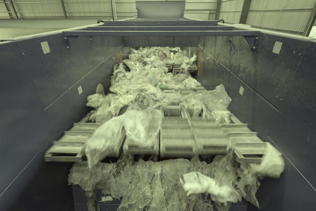 Conveyors for recycling operations